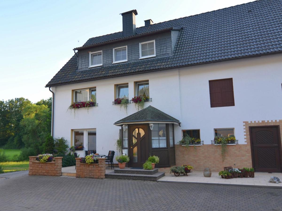 Modern Holiday Home Idyllic Setting With Terrace Medebach Exteriör bild